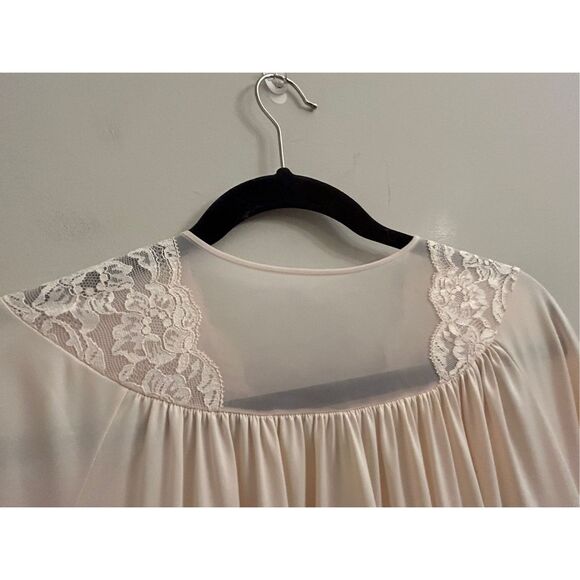 Vintage 60's ShadowLine Embroidered Long Nightgown with Lace Yoke sz M - L EUC - Picture 4 of 8
